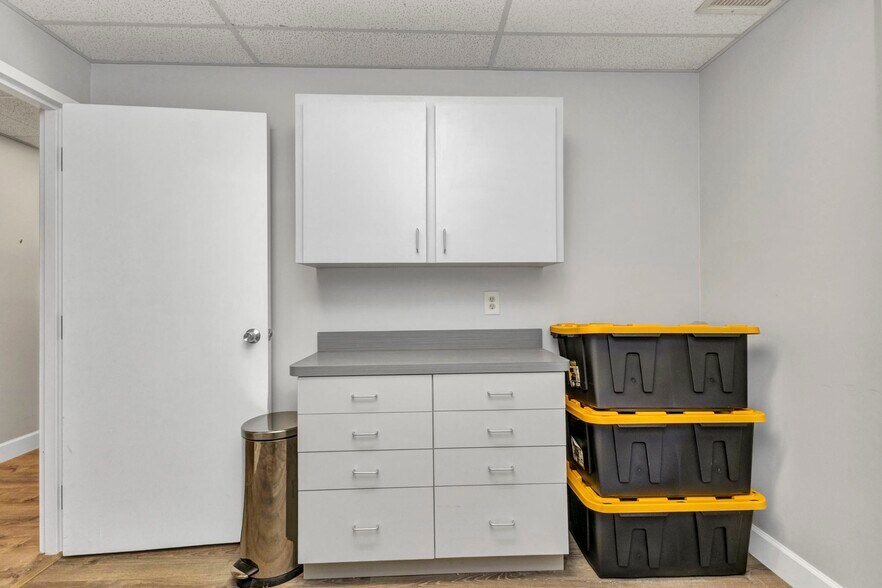 More Photos Of 2525 Harbor Blvd, Port Charlotte Medical For Sale