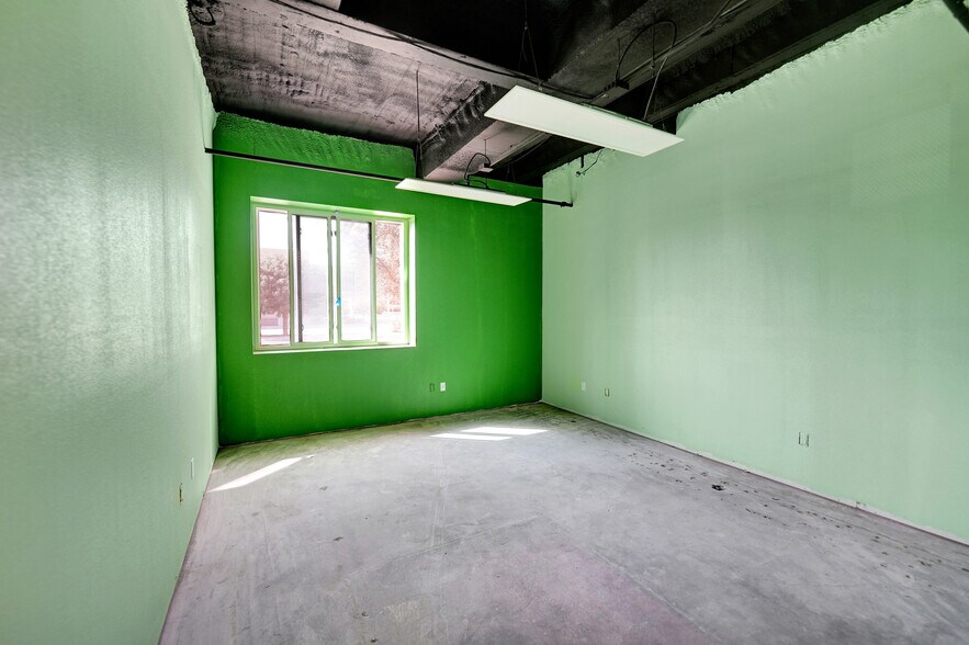 More Photos Of 201 E Illinois Ave, Midland Office For Sale