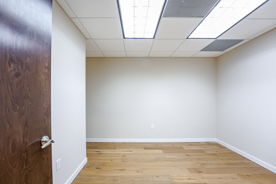 More Photos Of 399 NW 2nd Ave, Boca Raton Office For Lease