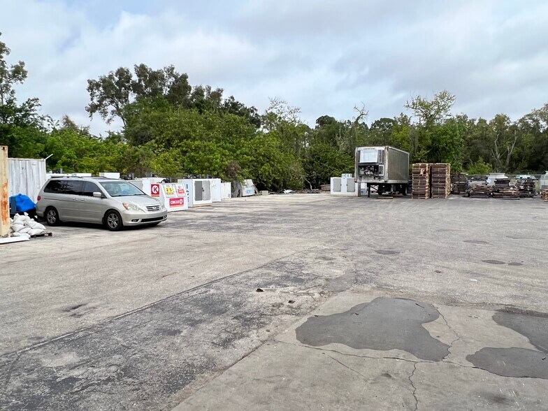 More Photos Of 13320 Metro Pky, Fort Myers Movie Radio TVStudio For Lease