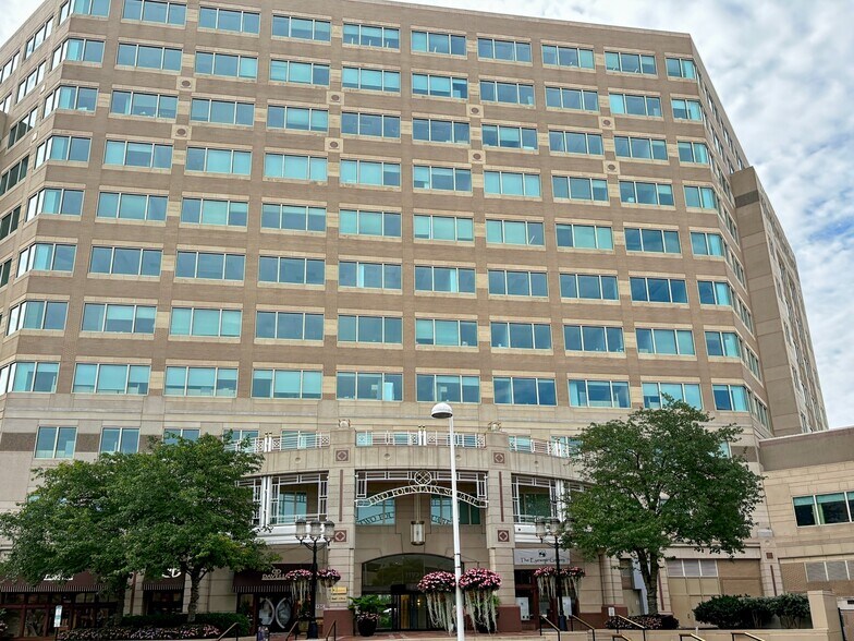 More Photos Of 11921 Freedom Dr, Reston Coworking Space