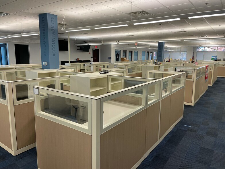 More Photos Of 6525 W Campus Oval, New Albany Office For Lease