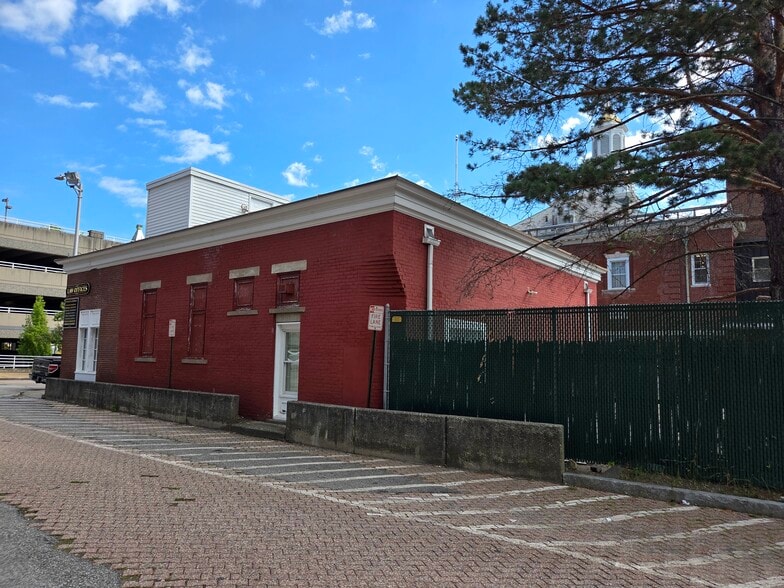 More Photos Of 25 Crescent St, Brockton Office For Sale