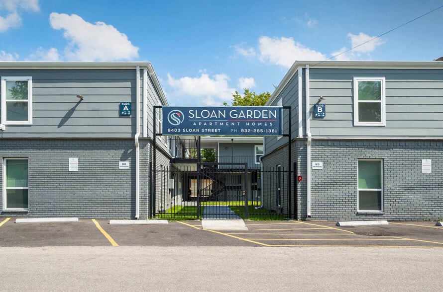 More Photos Of 6403 Sloan St, Houston Apartments For Sale