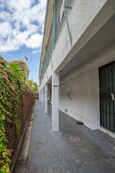 More Photos Of 227 Lime Ave, Long Beach Apartments For Sale