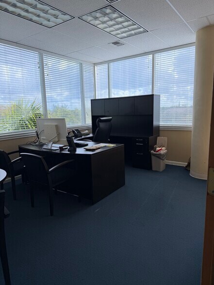 More Photos Of 10100 W Sample Rd, Coral Springs Office For Lease