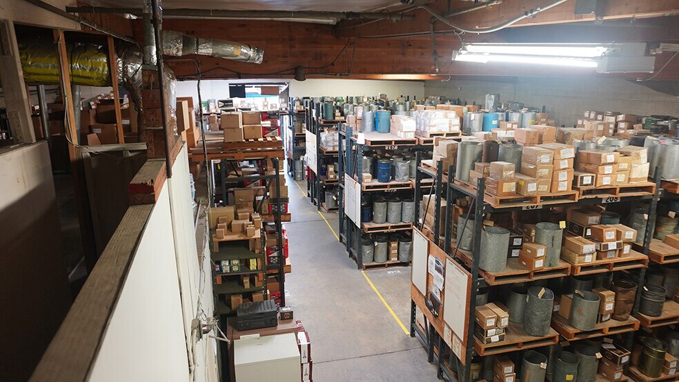 More Photos Of 15512 Vermont Ave, Paramount Warehouse For Sale