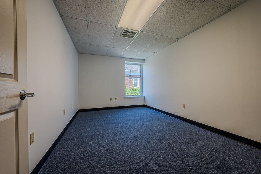 More Photos Of 77 E Main St, Newark Loft Creative Space For Sale