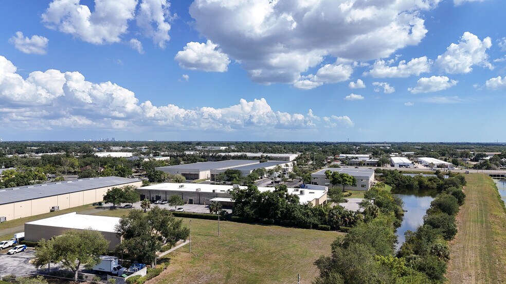 More Photos Of 6925 112th Cir N, Largo Office Residential For Lease