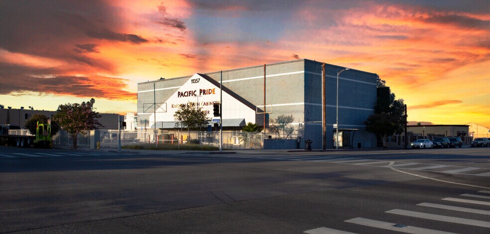 Primary Photo Of 11357 Sherman Way, Sun Valley Freestanding For Lease