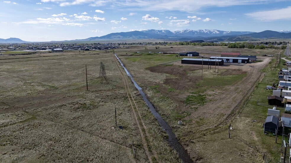 More Photos Of 2721 Wylie Dr, East Helena Flex For Sale