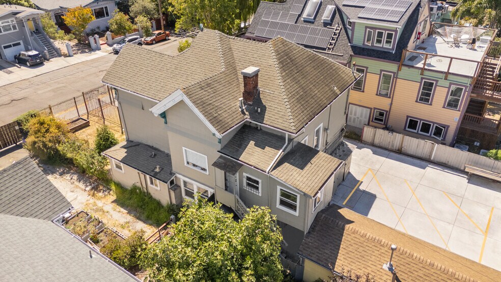 More Photos Of 1062 60th St, Oakland Apartments For Sale