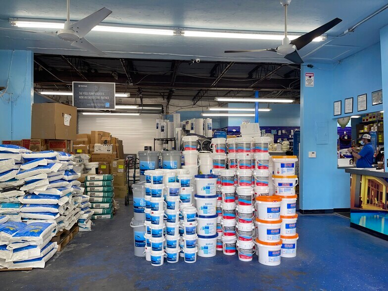 More Photos Of 4410 Peters Rd, Plantation General Retail For Sale