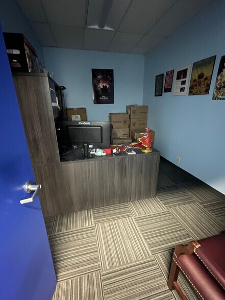 More Photos Of 8131 Ritchie Hwy, Pasadena Freestanding For Lease