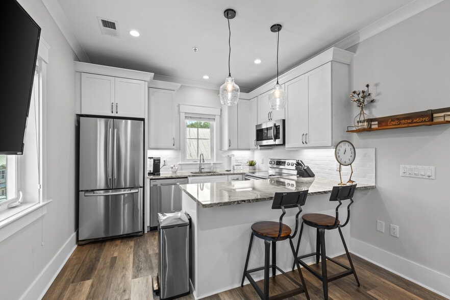 More Photos Of 8 State of Mind St, Bluffton Loft Creative Space For Sale