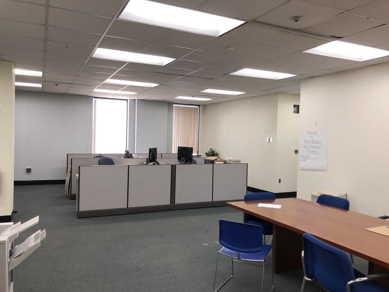 More Photos Of 4 Plaza Way, Fairhaven Bank For Lease
