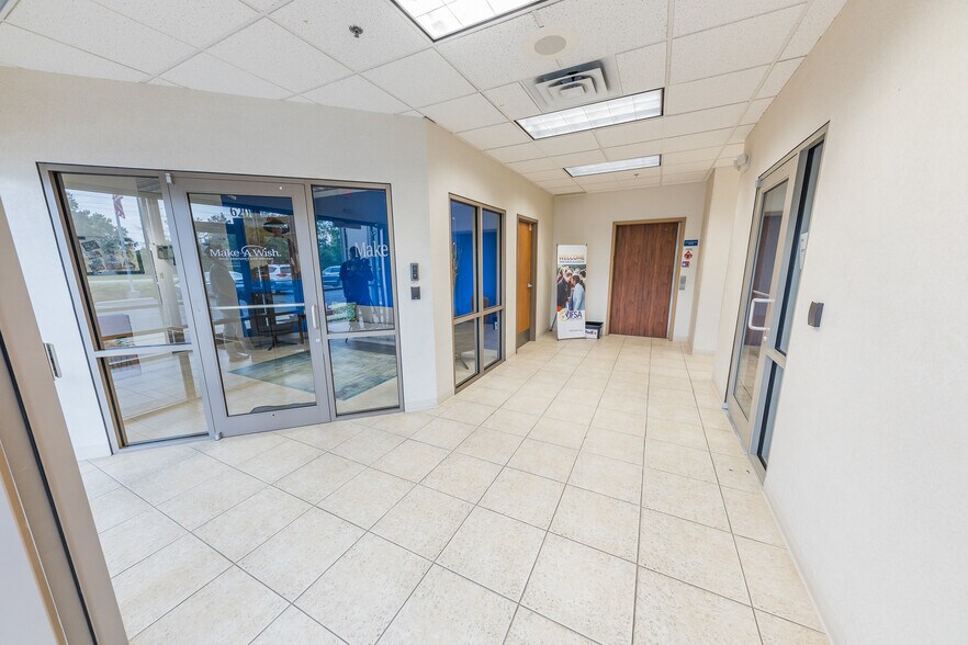 More Photos Of 6201 Corporate Dr, Indianapolis Office For Sale