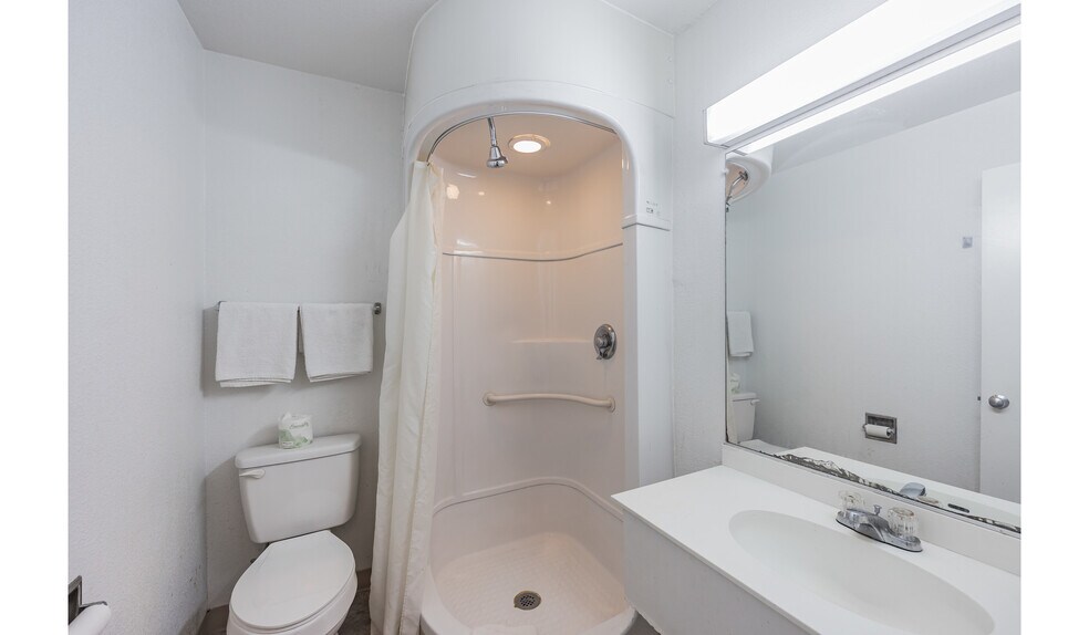 More Photos Of 3236 W Gentry Pkwy, Tyler Hotel For Sale