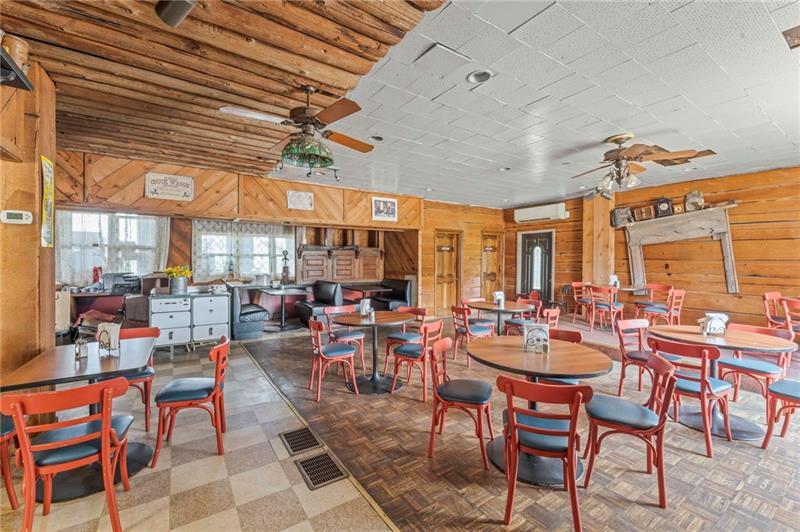 More Photos Of 669 E National Pike, Washington Restaurant For Sale
