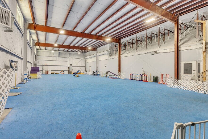 More Photos Of 203 Long Plain Rd, Whately Service For Sale