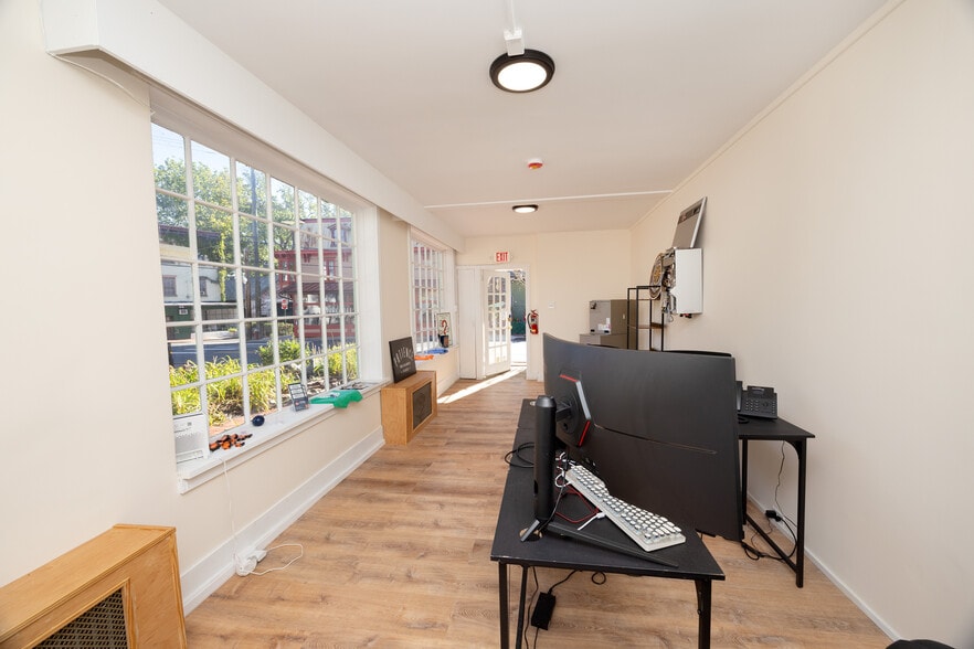 More Photos Of 83-85 S Main St, New Hope Storefront Retail Residential For Sale