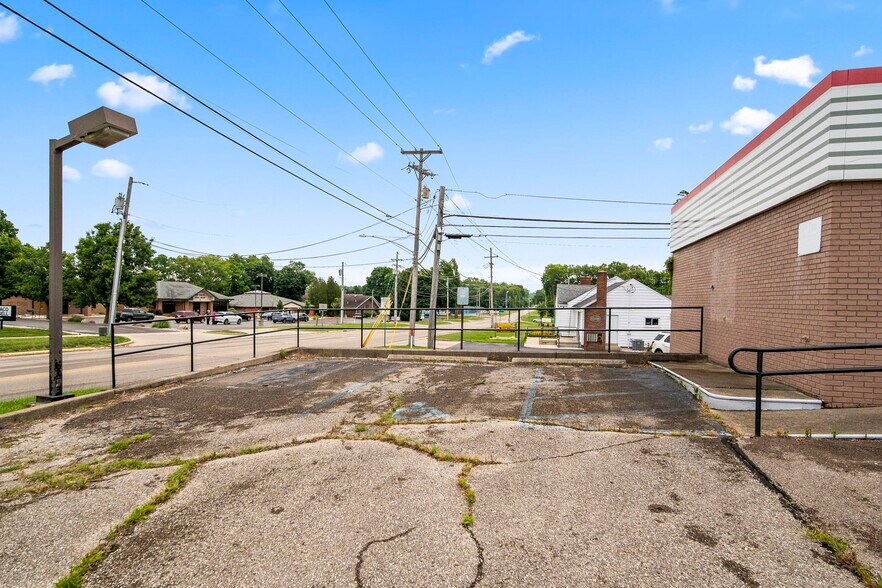 More Photos Of 324 N Main St, New Carlisle Restaurant For Sale