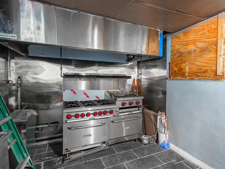 More Photos Of 409 Martin Luther King Blvd NE, Winter Haven General Retail For Sale