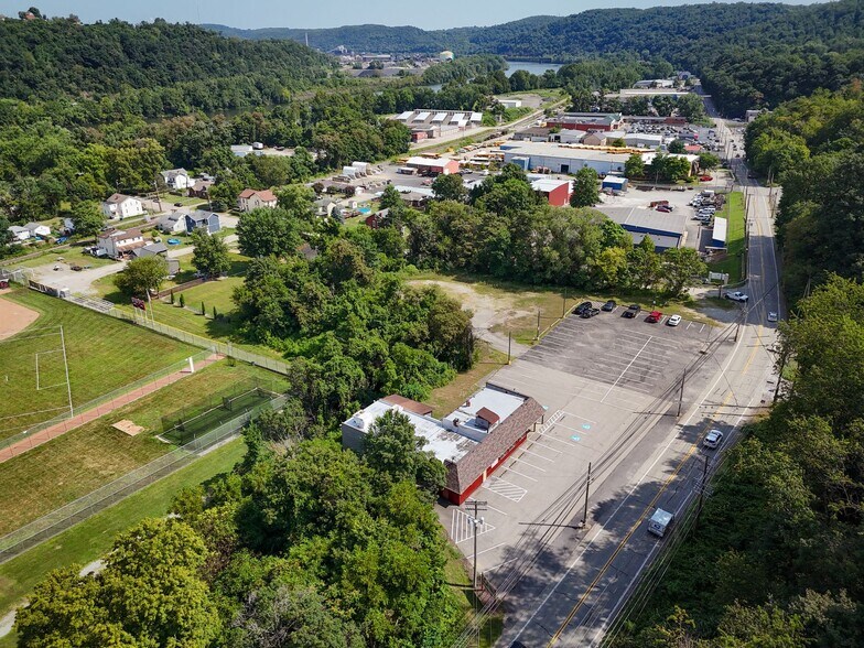 More Photos Of 550 McKeesport Rd, Elizabeth Freestanding For Sale