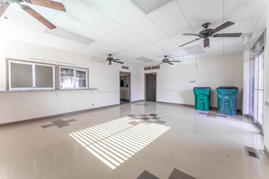More Photos Of 3600 Caddo St, Greenville Medical For Sale