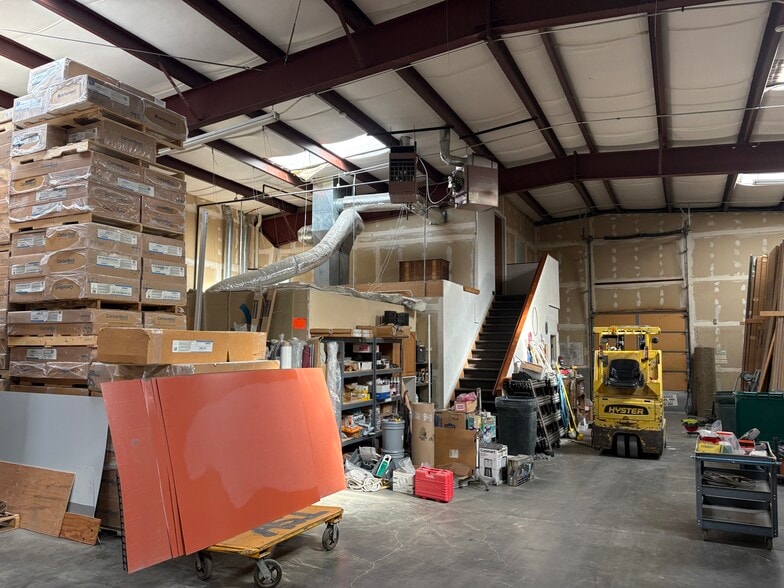 More Photos Of 3367 S Eliot St, Englewood Light Distribution For Lease