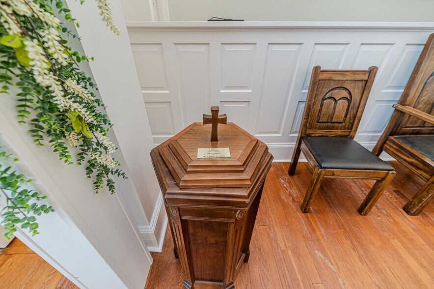 More Photos Of 211 Main st, Broadway Religious Facility For Sale