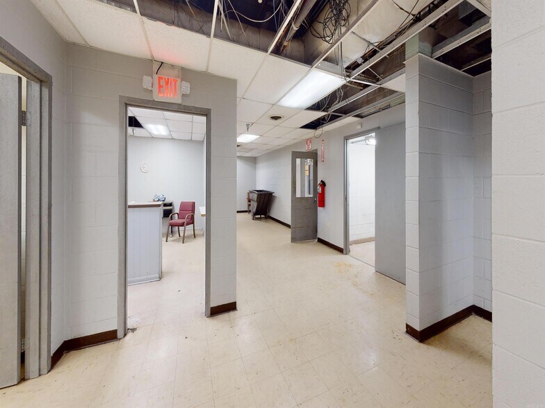 More Photos Of 103 Red Bridge Rd, De Queen Warehouse For Sale