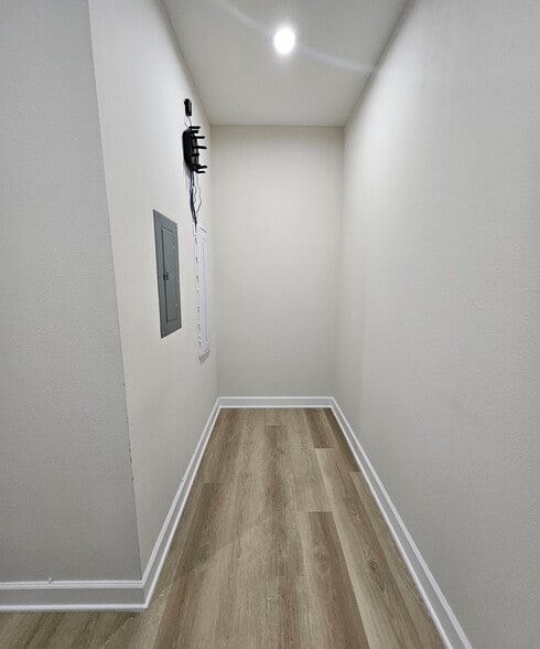 More Photos Of 1325 Main St, Katy Office For Lease