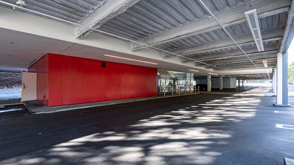 More Photos Of 1888 Rosecrans Ave, Manhattan Beach Office For Lease