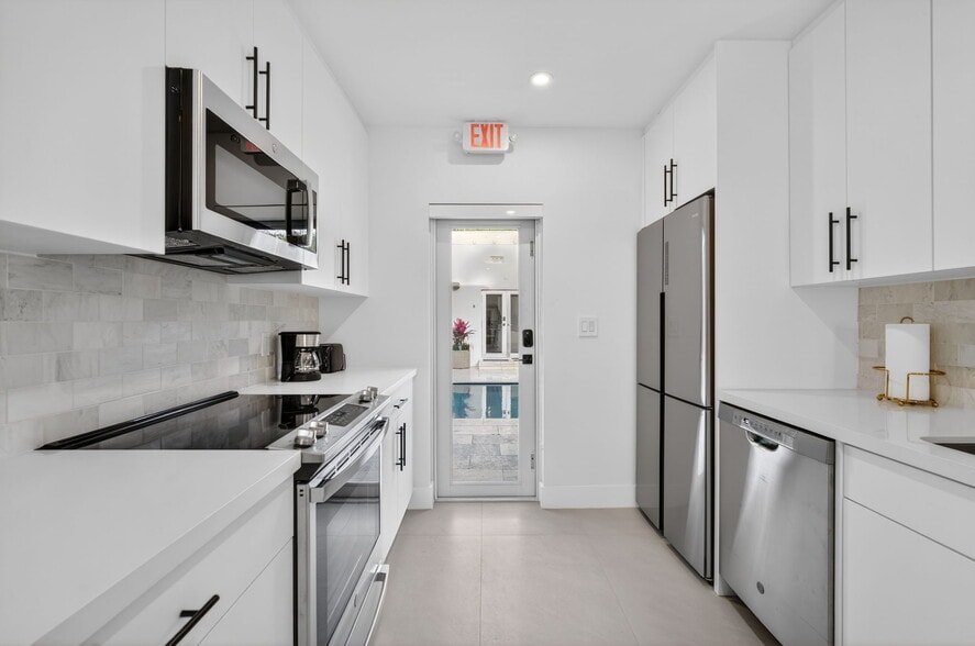 More Photos Of 8109 Harding Ave, Miami Beach Specialty For Sale