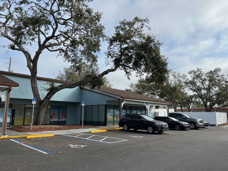 More Photos Of 4102 34th St S, Saint Petersburg Storefront Retail Office For Lease
