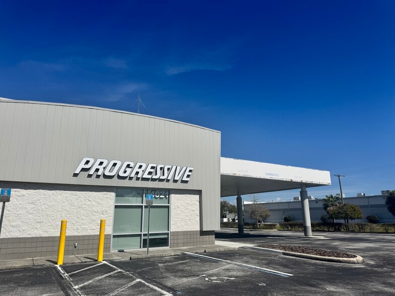 More Photos Of 4021 Tampa Rd, Oldsmar Showroom For Sale