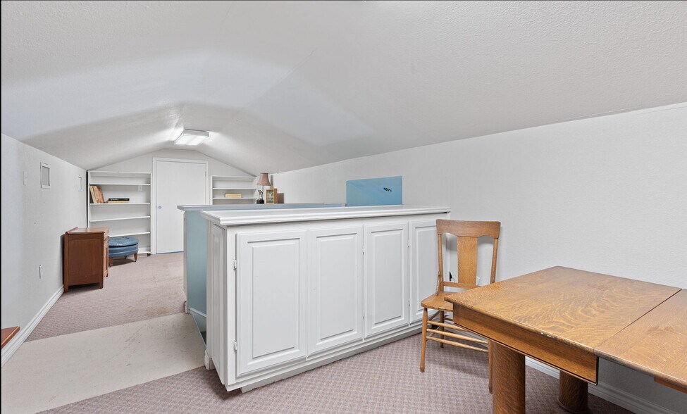 More Photos Of 762 S Guadalupe St, Lockhart Specialty For Sale