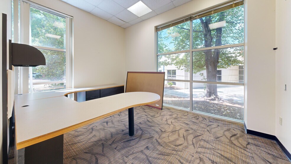 More Photos Of 3500 Gateway Centre Blvd, Morrisville Light Distribution For Lease
