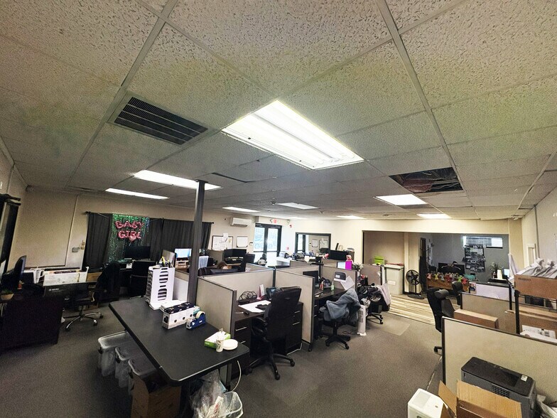 More Photos Of 2040 Napfle Ave, Philadelphia Freestanding For Lease