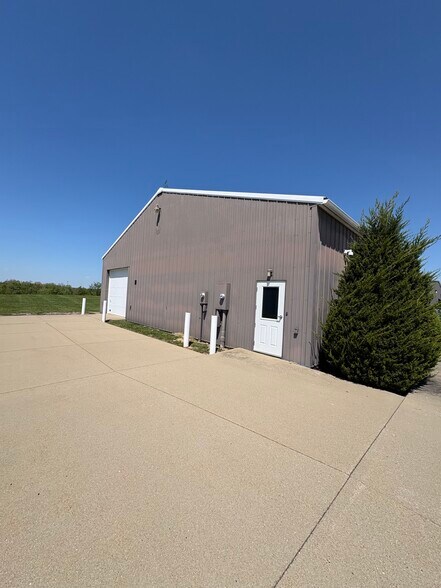 More Photos Of 66850 Executive Dr, Saint Clairsville Warehouse For Lease