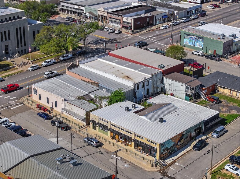 More Photos Of 175 N Capitol St, Canton General Retail For Sale