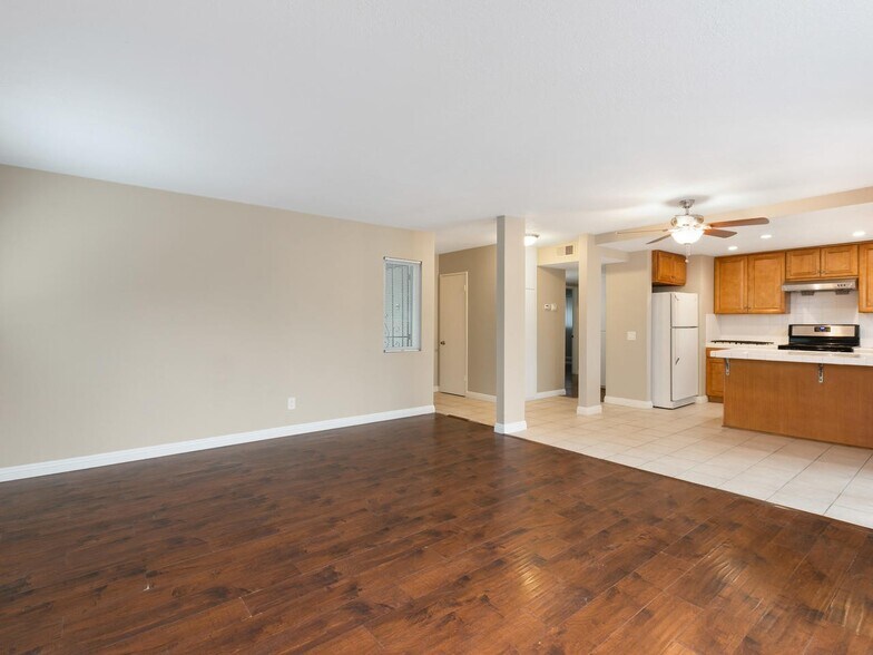 More Photos Of 267 Alestar St, Vista Apartments For Sale