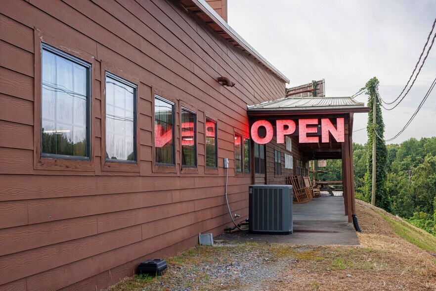 More Photos Of 63 Talona Spur Rd, Ellijay Freestanding For Sale