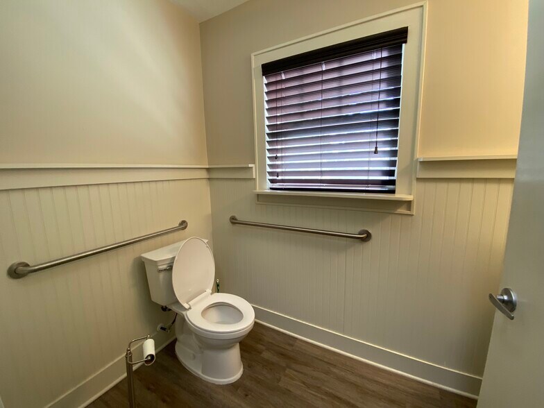 More Photos Of , Summerville Office For Sale