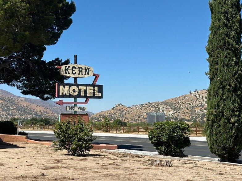 More Photos Of 5436 Lake Isabella Blvd, Lake Isabella Hotel For Sale