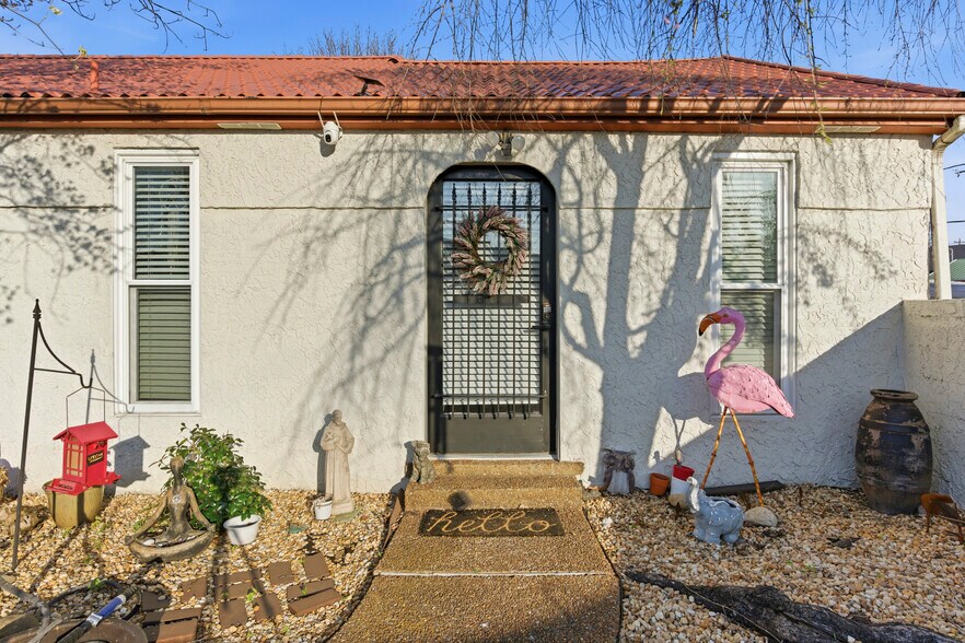 More Photos Of 2831 Columbine Pl, Nashville Freestanding For Sale