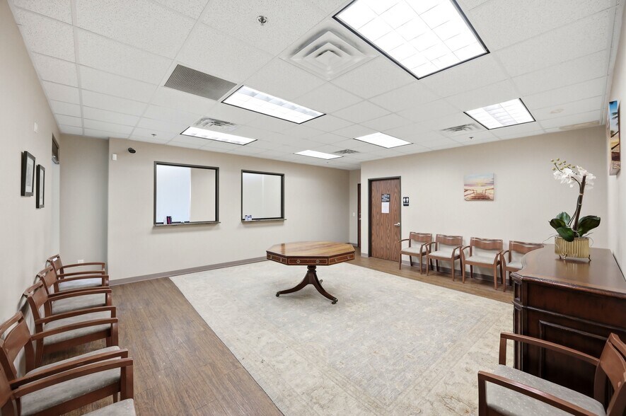 More Photos Of 10007 Huebner Rd, San Antonio Medical For Sale