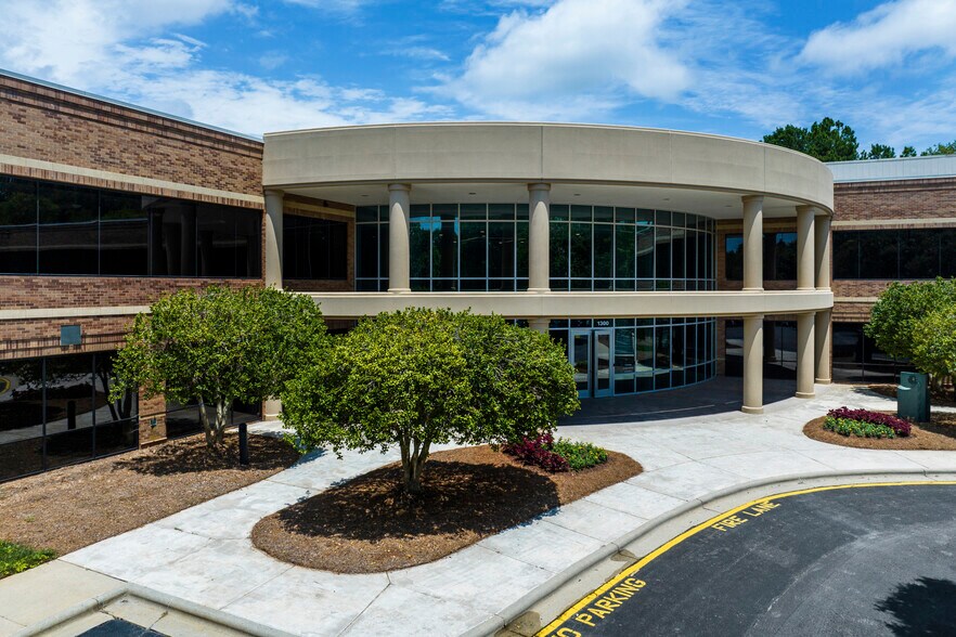 More Photos Of 1100 Crescent Green Dr, Cary Unknown For Lease