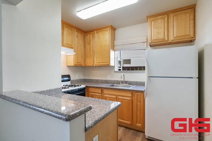 More Photos Of 380 S Sierra Madre Blvd, Pasadena Apartments For Sale